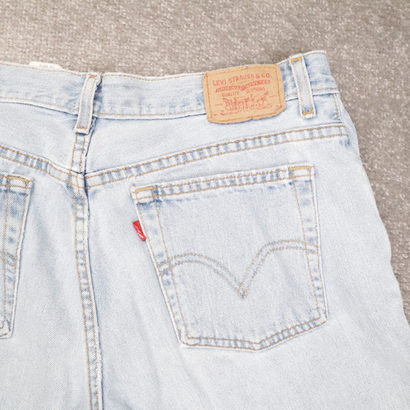 VTG Levis Classic Fit Size 16 Light Wash Denim Blue Jean Shorts - Picture 13 of 13